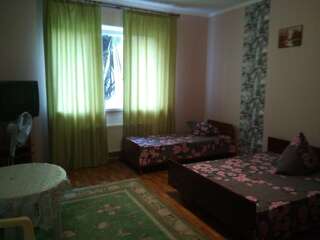 Проживание в семье Сдам посуточно отдельные коммнаты Одесса Большой двухместный номер с 1 кроватью-3